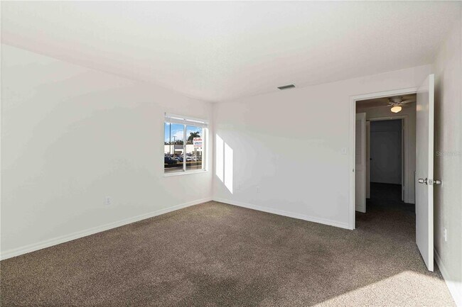 Building Photo - 3569 Bee Ridge Rd