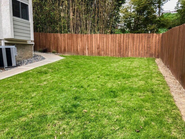 Building Photo - 2bd/2bth Condo with Private Patio, In-Unit...