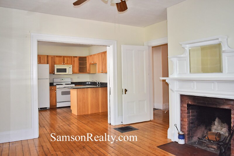 Building Photo - 111 Bowen St