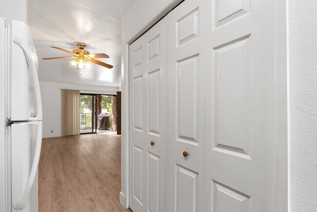 Building Photo - Beautiful Sawmill Commons Condo!