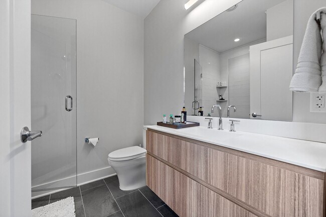 Building Photo - 240 Salem St