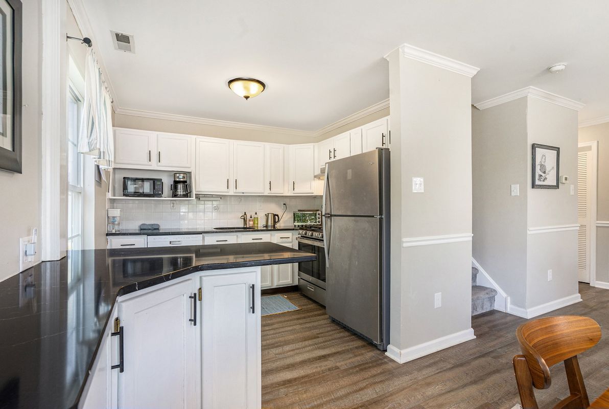 Building Photo - 5905 Drawbridge Ct