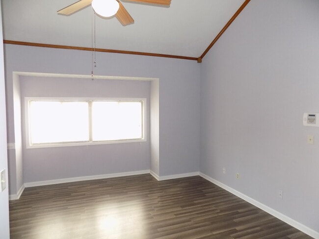 Building Photo - HAMPTON CLUB