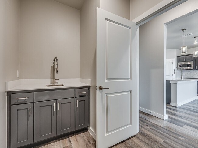 Building Photo - Beautiful home in Edmond