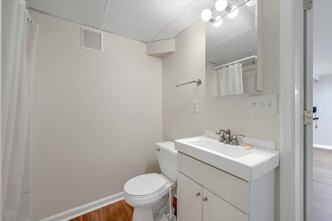 Building Photo - 205 Hudson St