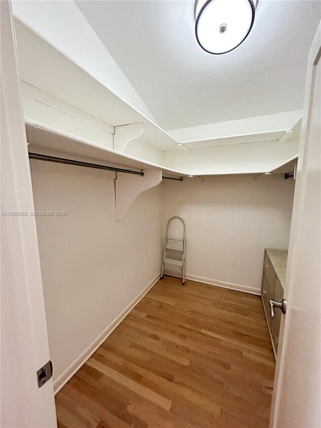 Building Photo - 2504 Alhambra Cir