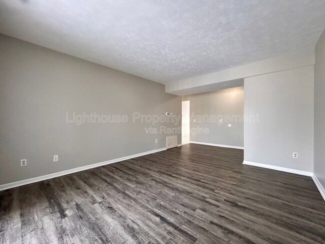 Building Photo - 2972 Vineland Ave SE