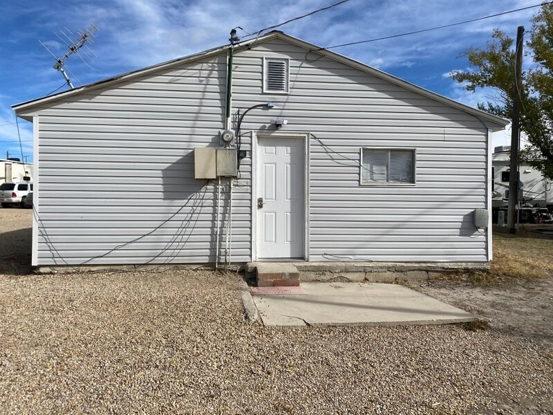 Building Photo - 380 N 200 W