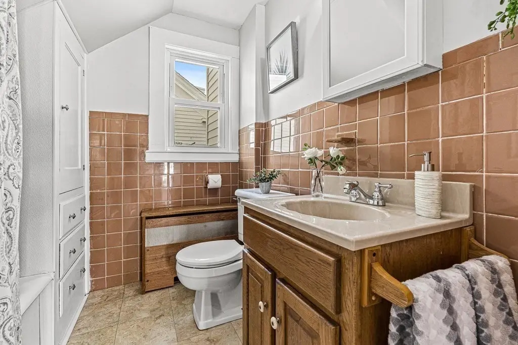 Bathroom - 57 Spring St