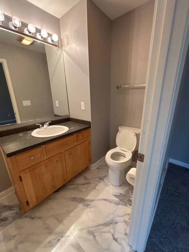 Building Photo - Your Dream Townhome Awaits