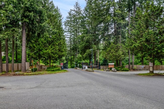 Building Photo - 22311 Overlake Loop SE