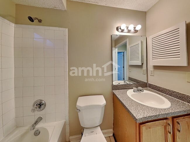 Building Photo - 4491 Cobblefield Cir W