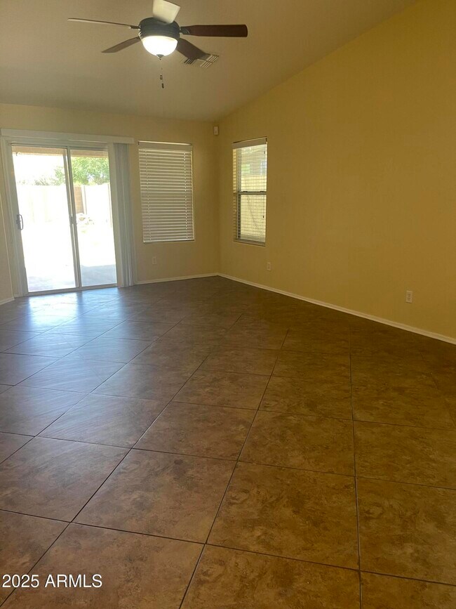 Building Photo - 1437 E Mayfield Dr