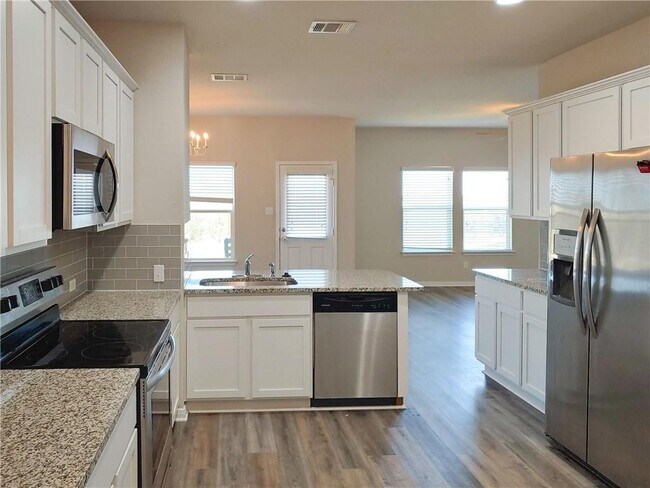 Building Photo - 636 Donegal Ln