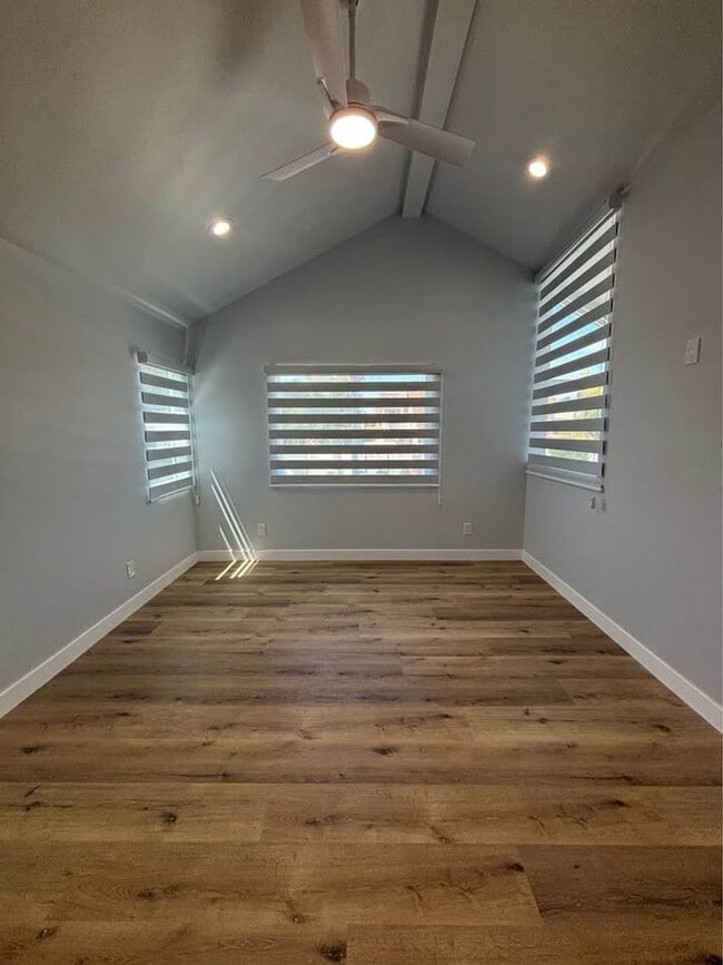 Building Photo - 1 bedroom 1.5 baths Home For Rent in Chula...