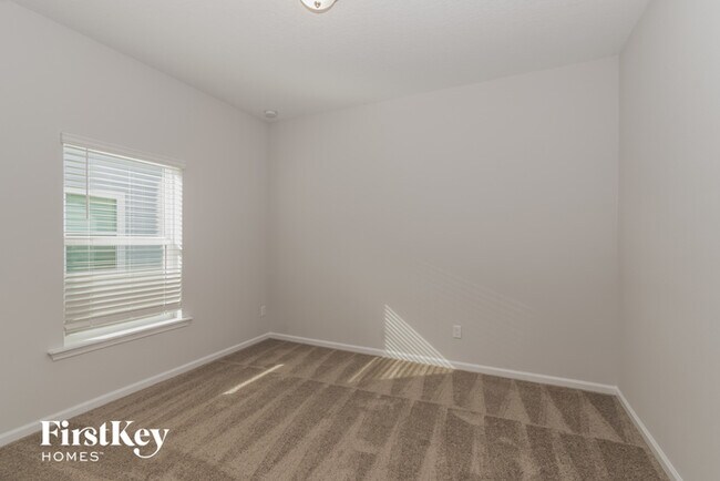 Building Photo - 2801 Copperwood Ave