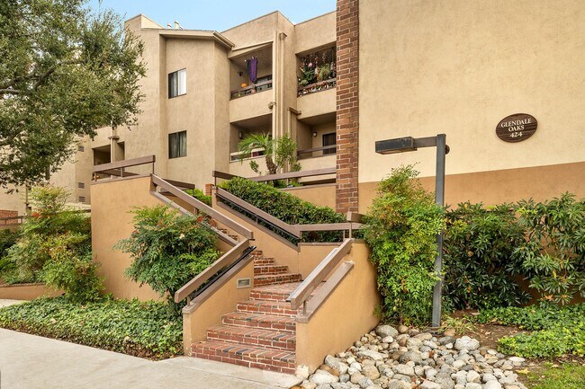 Primary Photo - Updated 2 Bedroom/ 2 Bath Condo In The Hea...