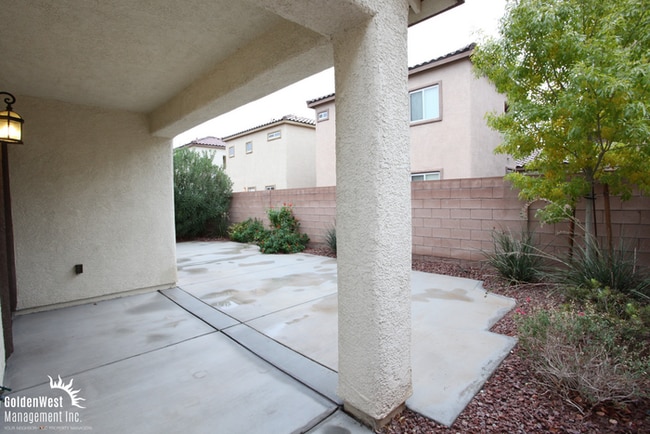 Building Photo - Charming Two-Story 3Bdm 2.5Ba Home in North Las Vegas!