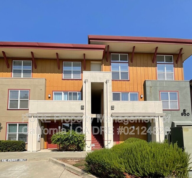 Building Photo - 950 Campoy St