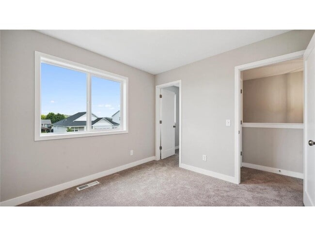 Building Photo - 7472 170th Ave NW