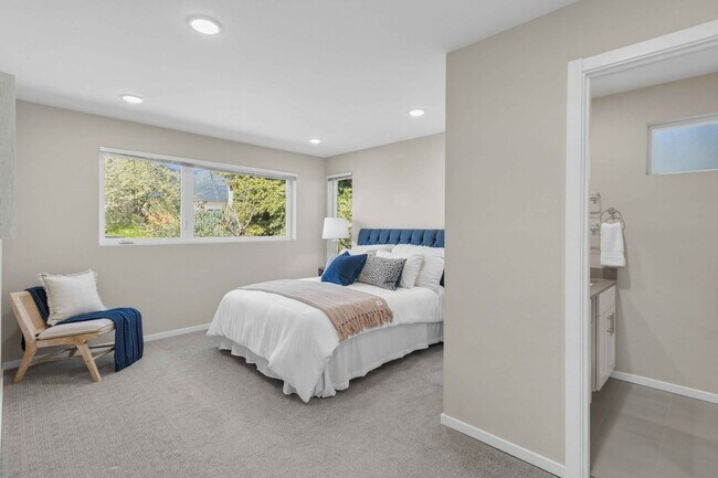Building Photo - 3Bd/3Ba Seattle Home