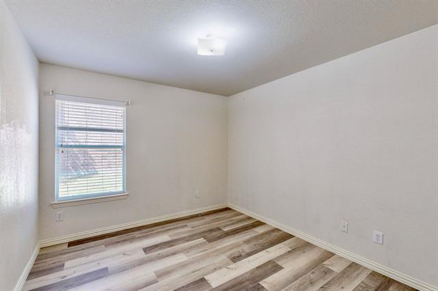 Building Photo - 1216 Lake Forest Dr