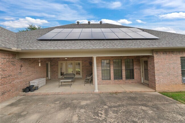 Building Photo - Solar Provided on Great Maumelle home
