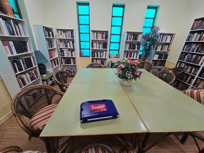 Building Photo - 5151 W Oakland Park Blvd