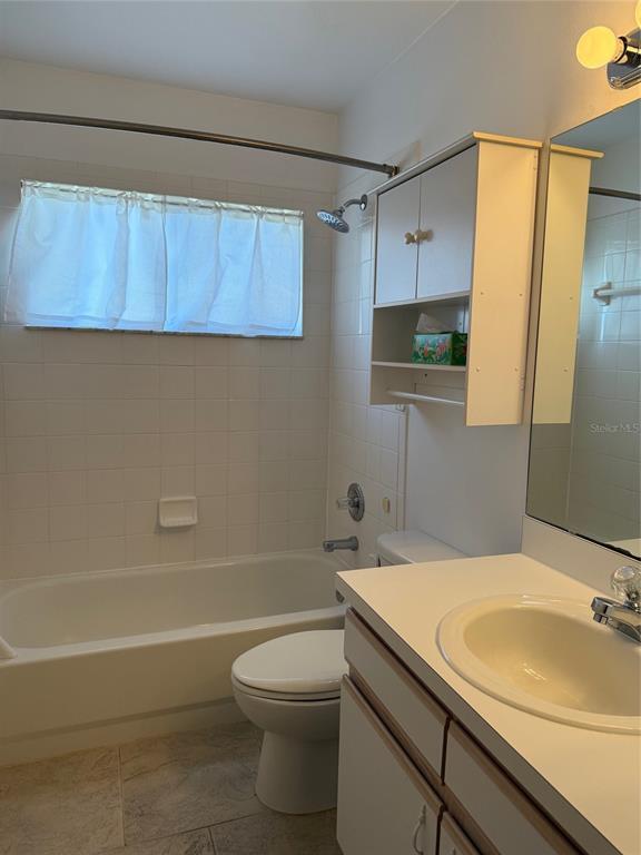 Building Photo - 4501 River Ridge Dr