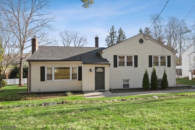 Building Photo - 272 Mt Kemble Ave