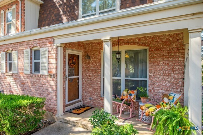 Building Photo - 619 Strings Dr