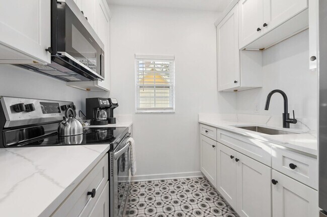 Building Photo - 27 Old Mission Ave