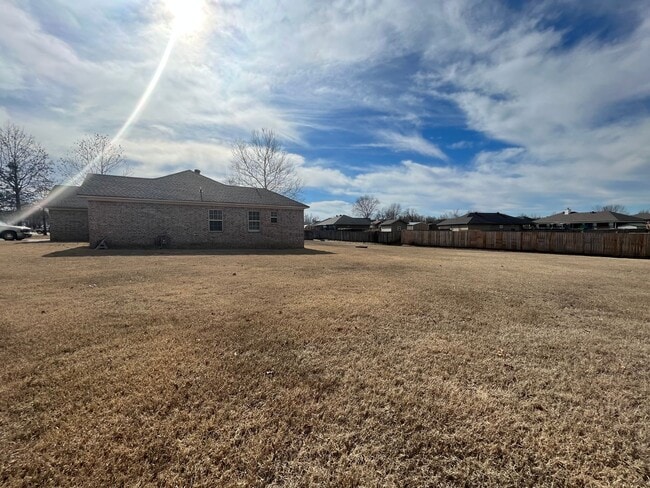 Building Photo - Cabot Rental!