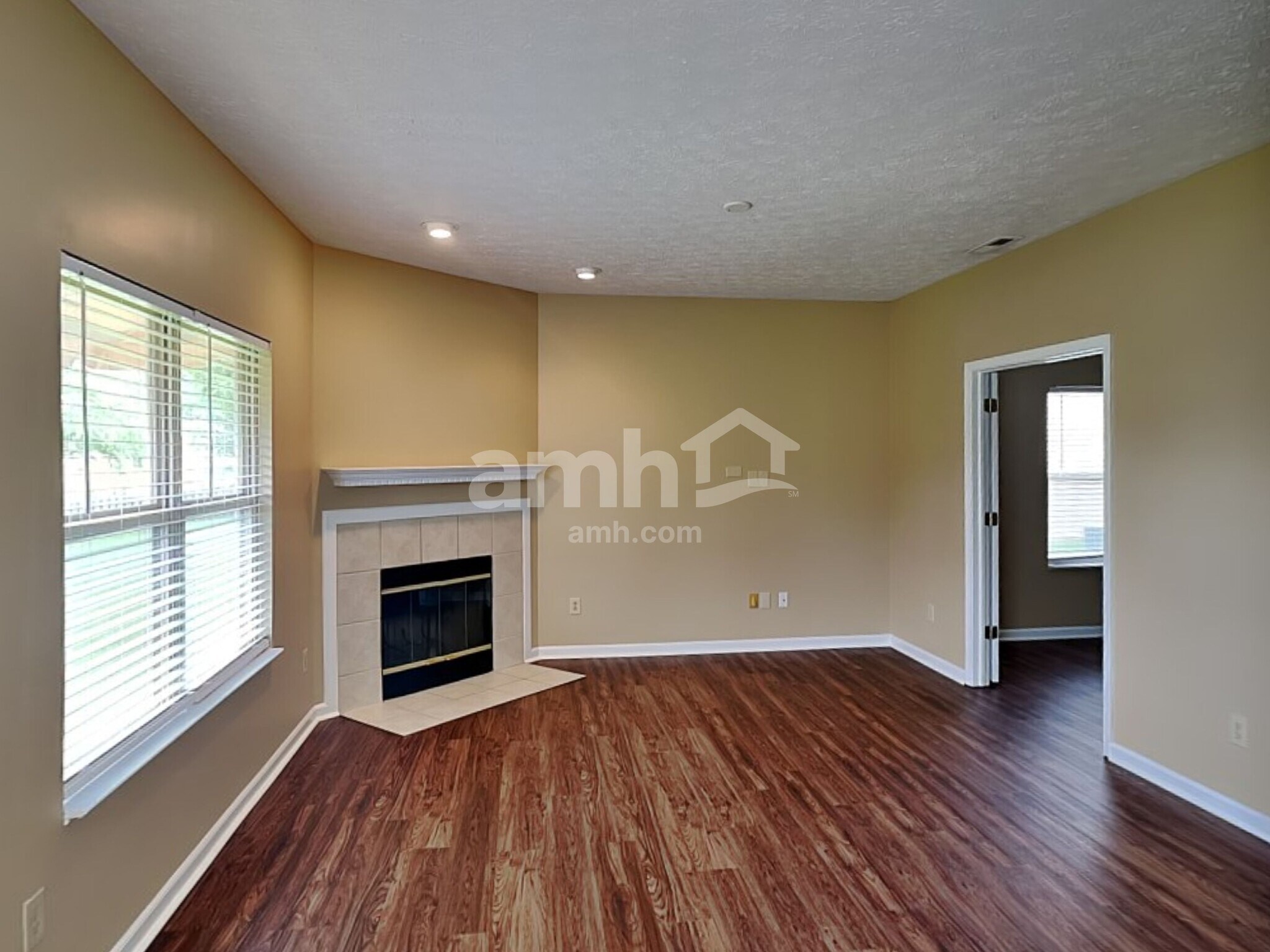 Building Photo - 6591 W Irving Dr