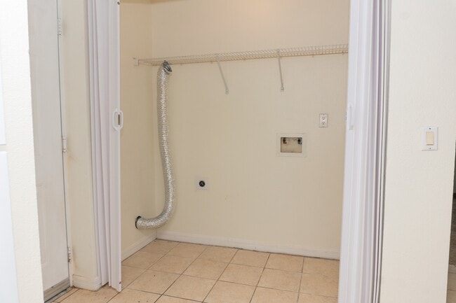 Building Photo - 4270 Calinda Ln