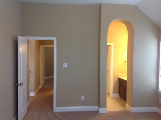 Building Photo - 2449 Kingsgate Dr