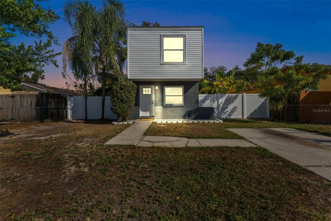 Building Photo - 8737 N Tangerine Pl