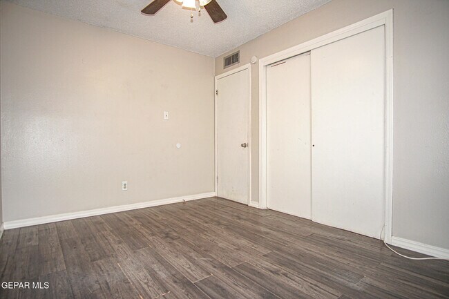Building Photo - 8548 Arboleda Dr