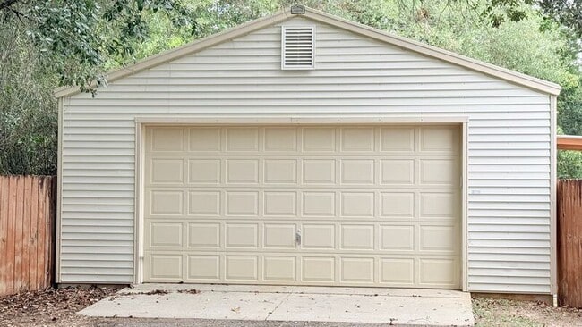 Building Photo - 3936 Griffith Rd