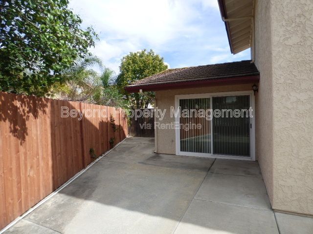 Building Photo - 521 Vicki Pl
