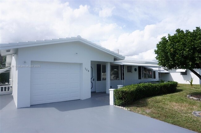 Building Photo - 708 SW 24th St