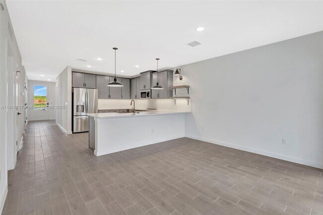 Building Photo - 301 Silver Sands Ln