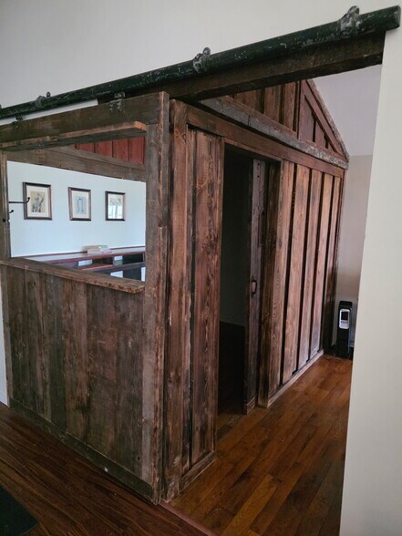 Building Photo - 2027 Slaterville Rd