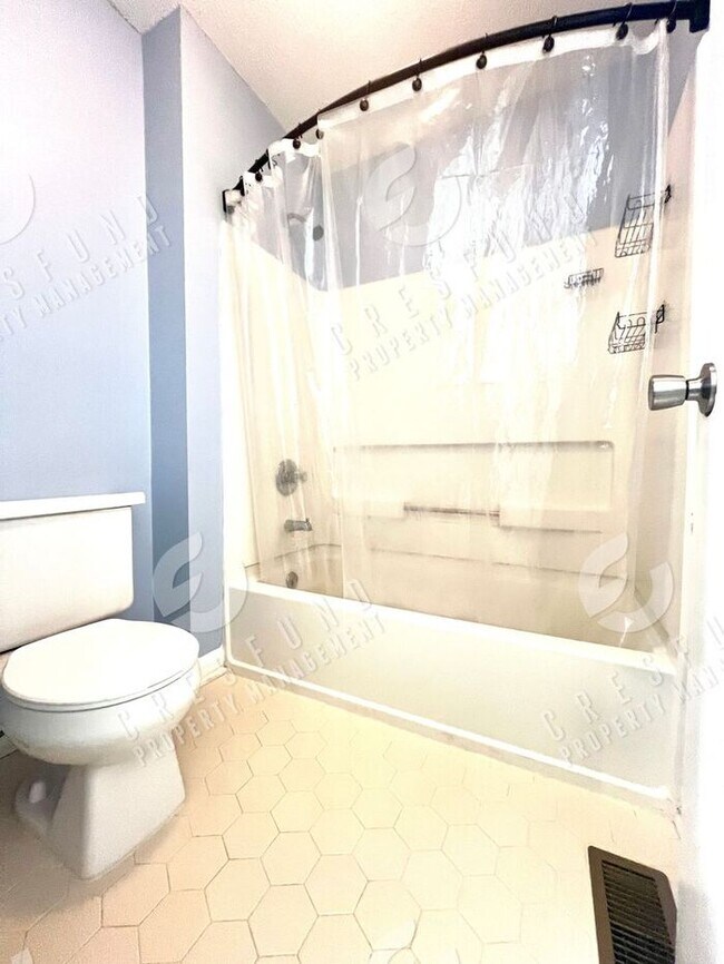 Building Photo - RENT JUST REDUCED!!! Exceptional value for a 3 Bedroom 2bath Fenced yard home close to Ft. Bragg