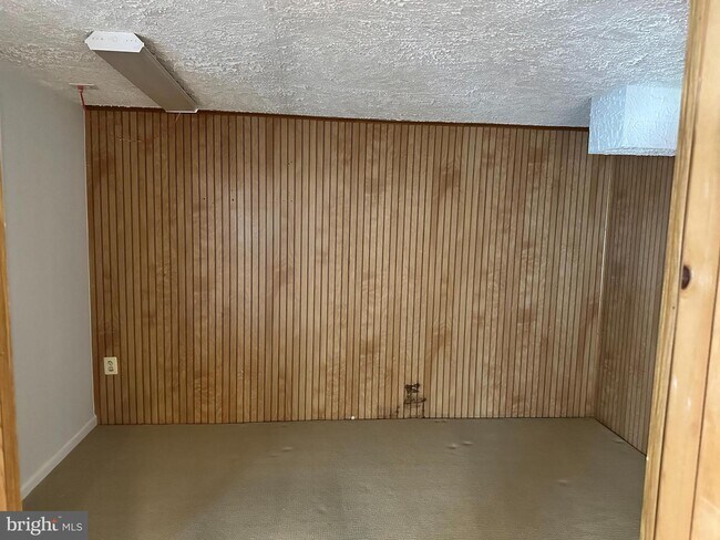Building Photo - 13409 Keating Dr