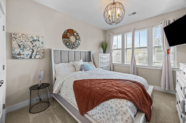 Building Photo - Stunning 3 Bedroom Home in Nexton~