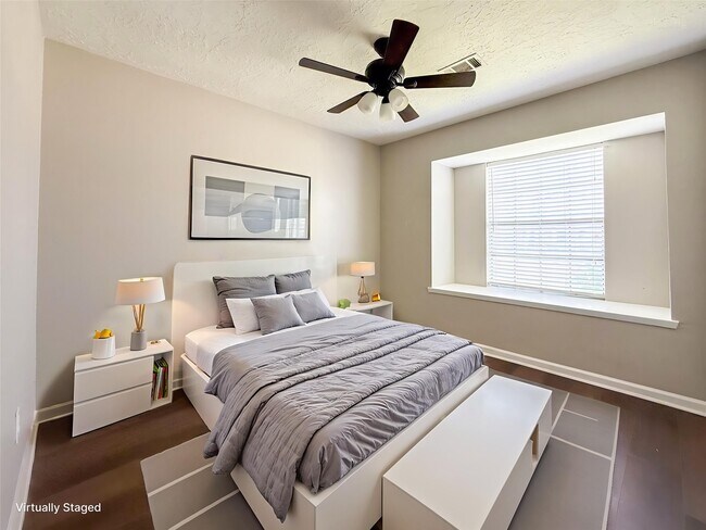 Building Photo - 530 Belwin Dr