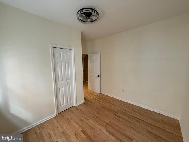 Building Photo - 5618 Cedar Ave