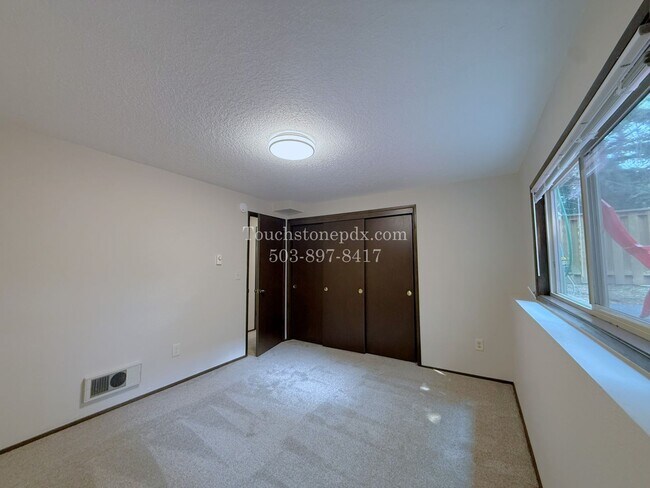 Building Photo - 120 SE 176th Pl