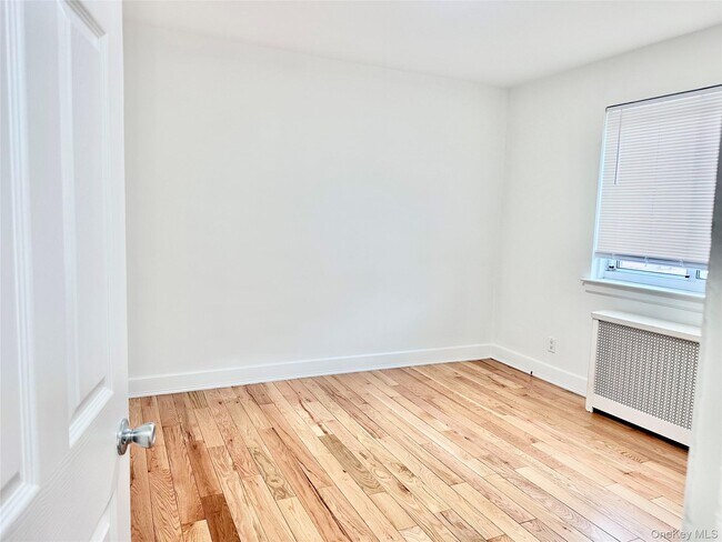 Building Photo - 255-55 75th Ave